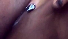 Girlfriend masturbates pussy in homemade video