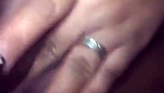 Girlfriend masturbates pussy in homemade video