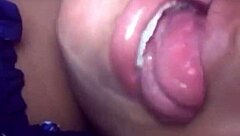 Girlfriend masturbates pussy in homemade video