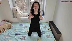 Tais Fucks Kenneth in Pantyhose After Catching Him at Work