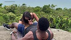 Fodendo Safada ao Ar Livre Buceta Cheia de Leite!