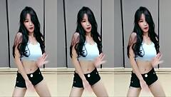 chinese cutie dances wildly sexy!