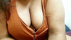 Tamil Sexy Aunty Boobs Natural Big Tits