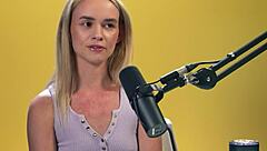 khloe kingsley hairy pussy fingering orgasm solo