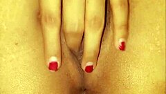 mi putita se masturba con su coño sexy y grande me vuelve loco de deseo