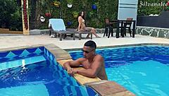 Silvana Lee Tempts Fitness Guy with Curves in Pool