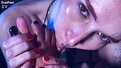 Rotten Venus' sexy feet make everyone crave foot worship