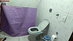 madrasta BANHEIRO CURTAIN peeks STEPDAD bath BIG COCK tease