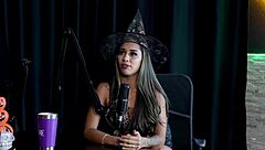 exibicionista revela lugares pra transar em lingerie halloween casal swingers