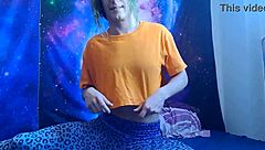 Sweet Muscled Fitness Babe's Hairy Clit Toy Orgasm