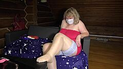 Auntie in stockings teases her juicy curves ass and feet on cam