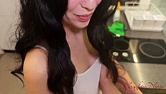 i always tip extra to fuck curvy cleaner lady's squirting pussy