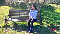 Jeune coquine adore la baise anale en 3some avec brune fran�aise