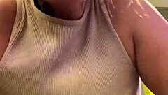 Sweaty gym shirt goes see-through so hot 💦😍
