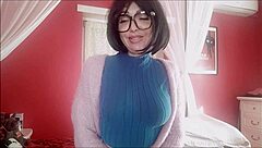 chantal squirts wildly with her powerful new sex toy