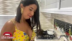 miami puta masturbates big cucumber wet pussy squirt for lover