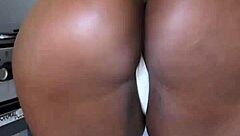 Madam apple bottom claps ass till nut without penetration