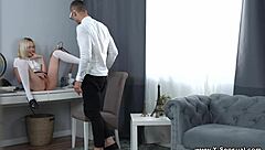 Amateur teen Eva Barbie gets her tight asshole stretched in doggystyle
