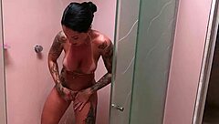 Busty Latina pornstar gets naked during live show - Kadu Nunes with Hector Vanille