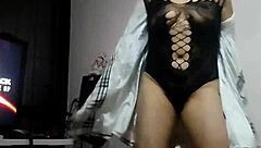 Homemade Milf Practices Erotic Dance Moves With Amateur Passion