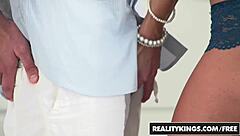 India Summer and Van Wylde explore all in India in high definition reality