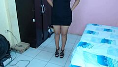 Colombian teen masturbates, begging for cock?