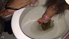 Creating a splash with pop in the bathroom