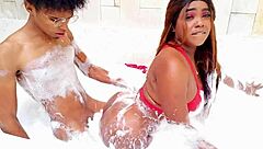 Follando En El Baño De Espuma