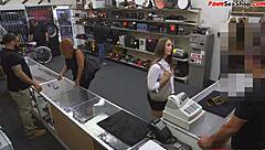 Bootylicious amateur gets her ass pounded in public