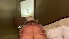 Tasty texas shares her favorite treats in casual chats.