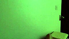 Em Nhung in High Definition Video