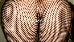 Novinha Gostosa Shows Off Her Juicy Pussy In Detailed Close-Up