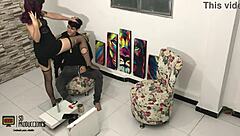 Mi hermanastra baila y me excita con su coño jugoso