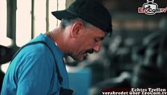 deutsche kurvige amateur milf gets gangbang 😏