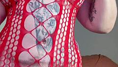 curvy girl fingers her hairy beaver to orgasm