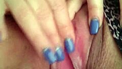 im fingerin my wet pussy n masturbatin so good