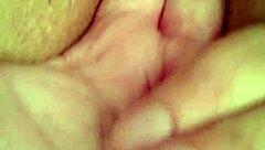 im fingerin my wet pussy n masturbatin so good