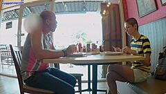 पब्लिक टॉयलेट में सेक्स जो क्रीमपाई से खत्म होता है, जोखिम भरा है?