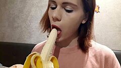 Russian teen Casey Ven gives a delicious blowjob