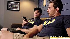 टैटूड हैरी स्टड बेयरबैक करता है बीएफ असहोल को रॉ पावर से