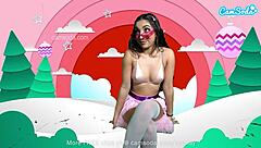 Teen amateur cosplays as Paulina Sanchez Danny Phantom masturbating on webcam with dildo orgasm