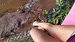 i jerked off onto sexy feet of my friend's wife