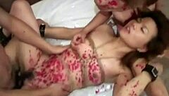 wow, japanese threesome with hardcore fucking and fetish pussy banging!