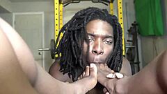 Femdom slave gets her feet worshipped by black bdsm mistress