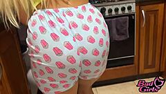 blonde teen accepts money for big ass fuck in kitchen 😏🍑💦