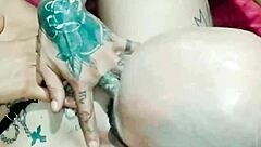 couple licks pussy in oral sex