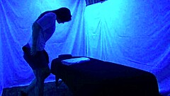 gigi breeze blacklight massage session