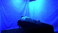 gigi breeze blacklight massage session