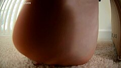 HD foot fetish video with big blonde and giant crush