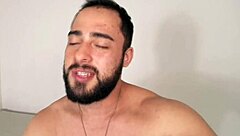 Novinha Camgirl Falls on Dick